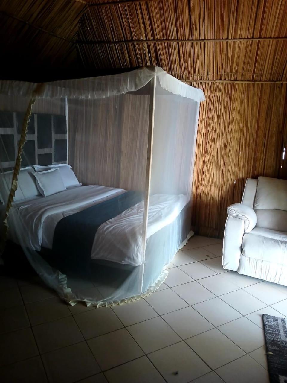 Ches Bay Resort Nangina Exterior foto