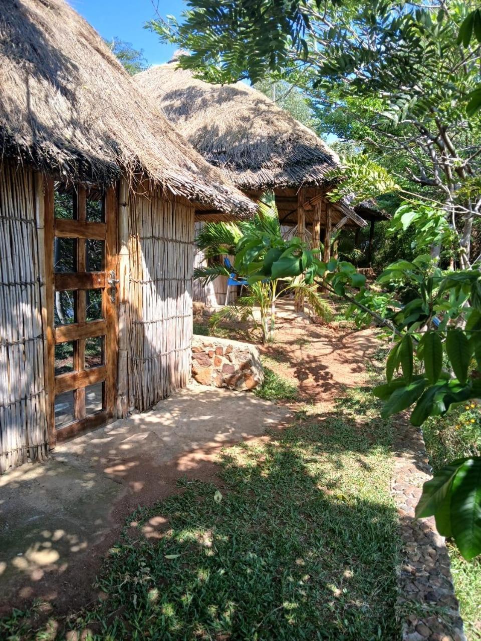 Ches Bay Resort Nangina Exterior foto